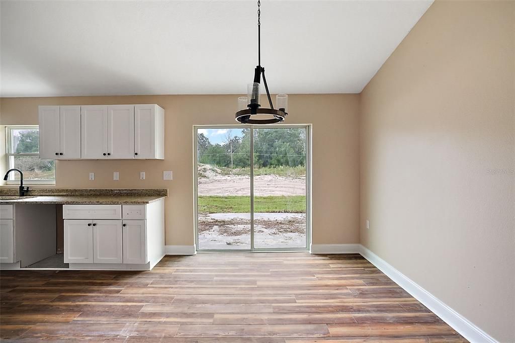 На продажу: $249,000 (3 спален, 2 ванн, 1439 Квадратных фут)