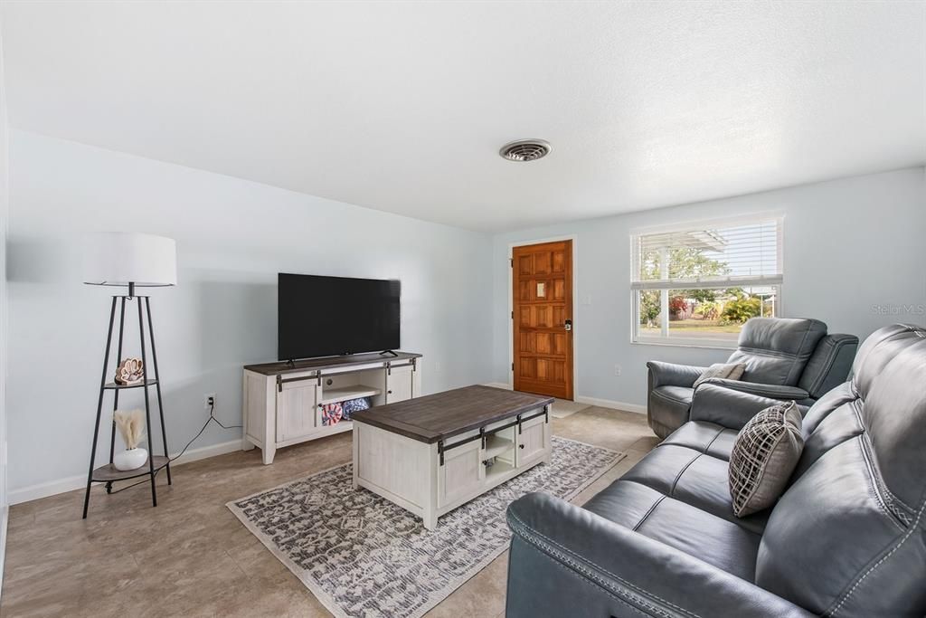 待售: $424,900 (2 贝兹, 2 浴室, 1144 平方英尺)