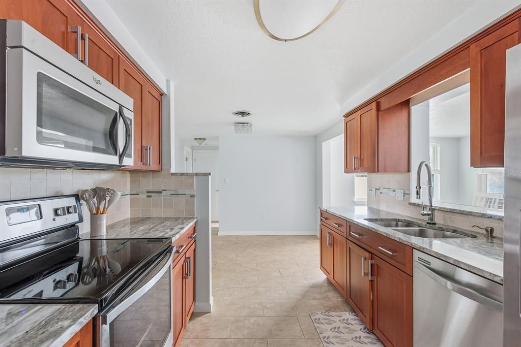 待售: $424,900 (2 贝兹, 2 浴室, 1144 平方英尺)