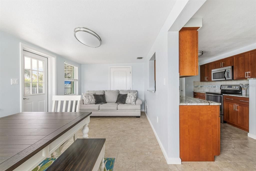 待售: $424,900 (2 贝兹, 2 浴室, 1144 平方英尺)