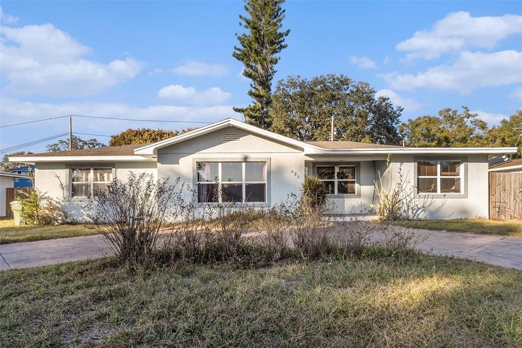 На продажу: $240,000 (4 спален, 2 ванн, 1705 Квадратных фут)