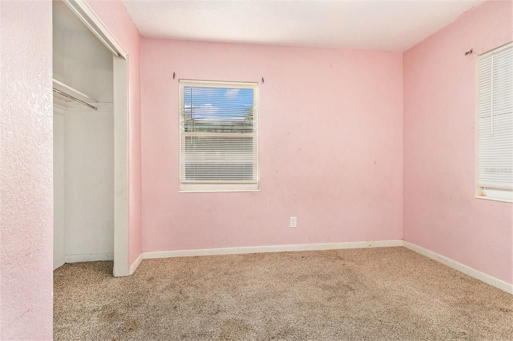 На продажу: $240,000 (4 спален, 2 ванн, 1705 Квадратных фут)