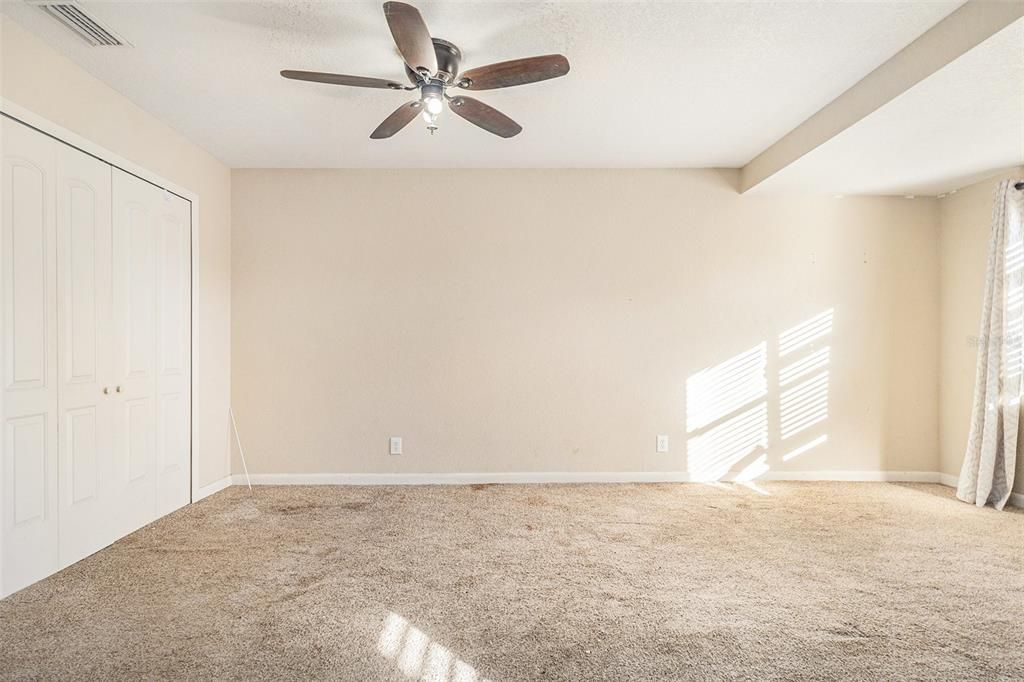 На продажу: $240,000 (4 спален, 2 ванн, 1705 Квадратных фут)