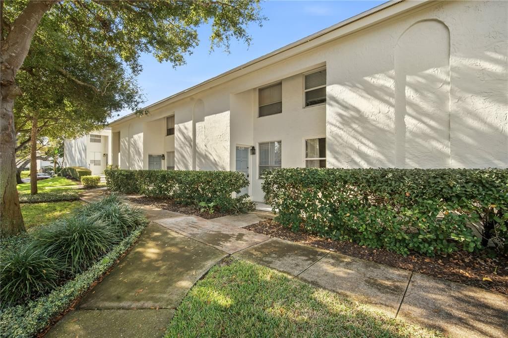 For Rent: $1,995 (2 beds, 1 baths, 1044 Square Feet)