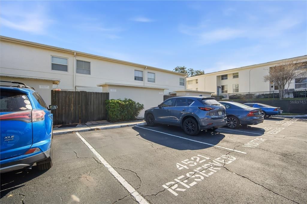 For Rent: $1,995 (2 beds, 1 baths, 1044 Square Feet)