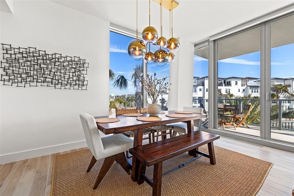 На продажу: $1,350,000 (3 спален, 3 ванн, 2098 Квадратных фут)