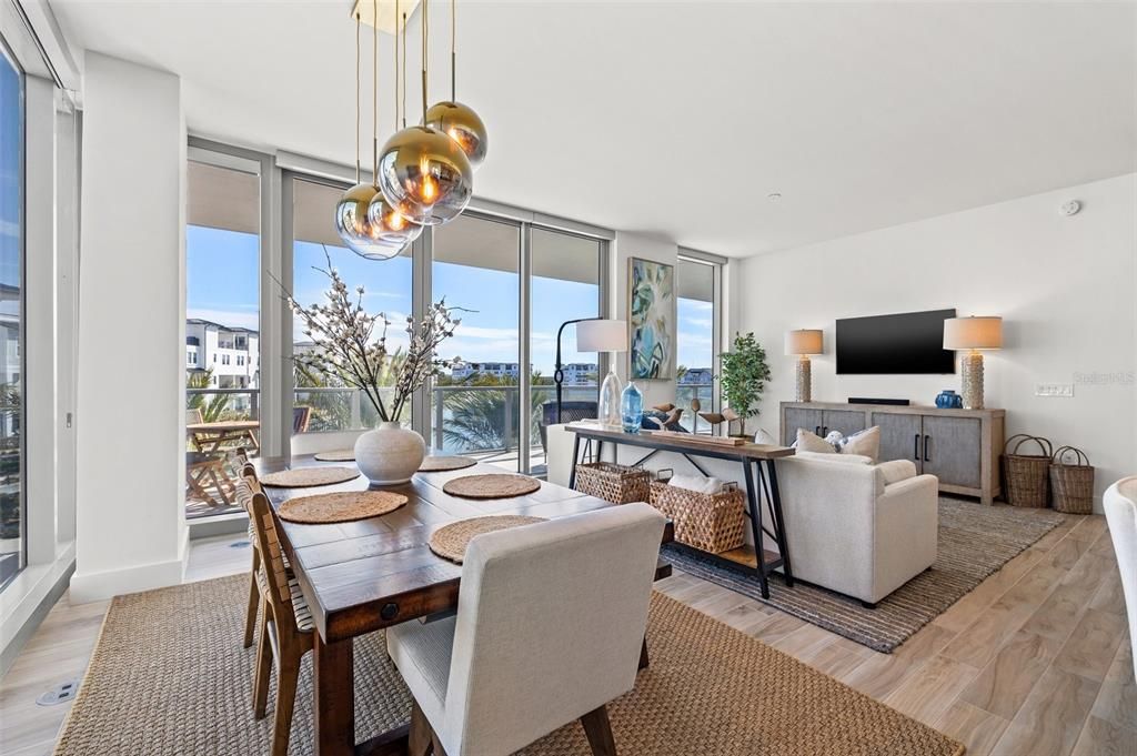 На продажу: $1,350,000 (3 спален, 3 ванн, 2098 Квадратных фут)