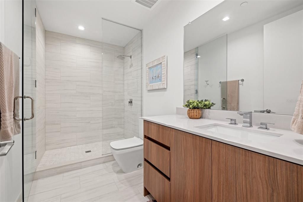 На продажу: $1,350,000 (3 спален, 3 ванн, 2098 Квадратных фут)