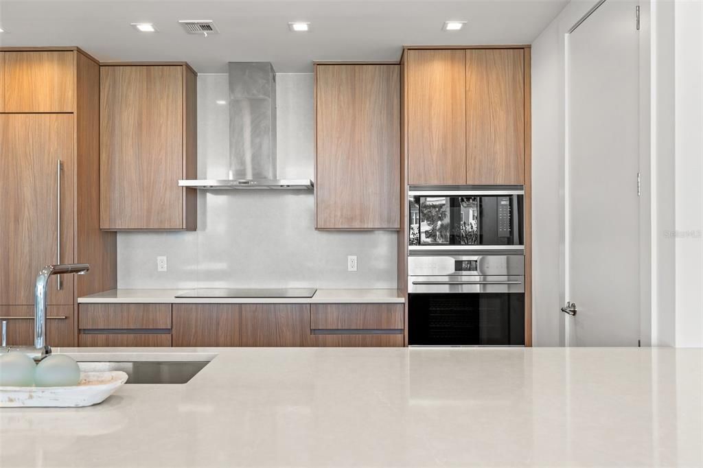 На продажу: $1,350,000 (3 спален, 3 ванн, 2098 Квадратных фут)