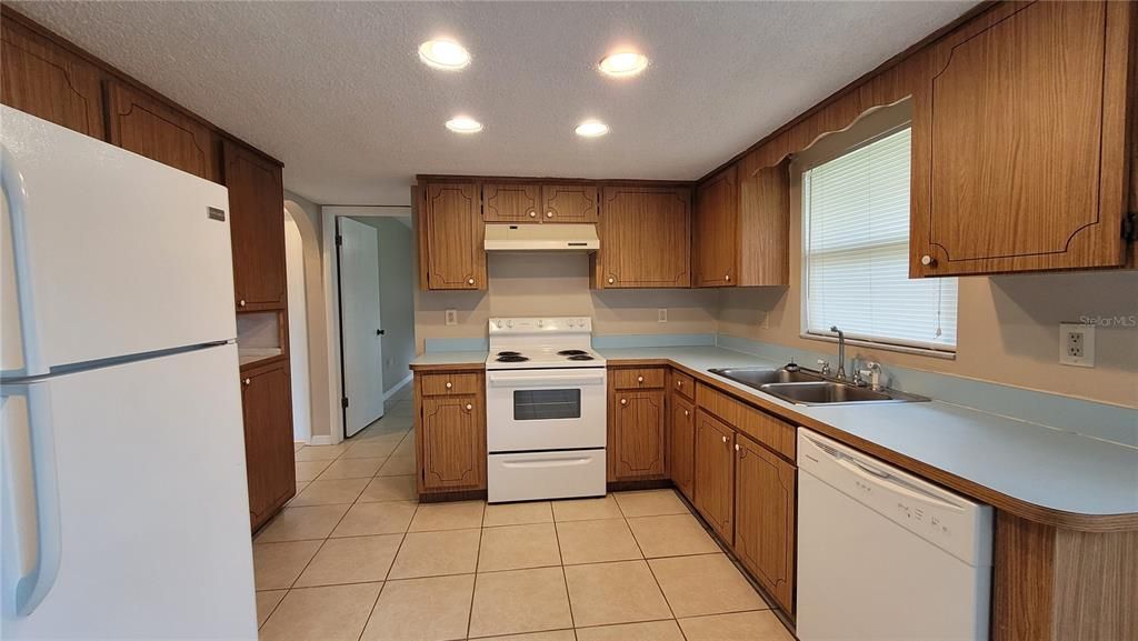 For Rent: $1,695 (2 beds, 2 baths, 1123 Square Feet)