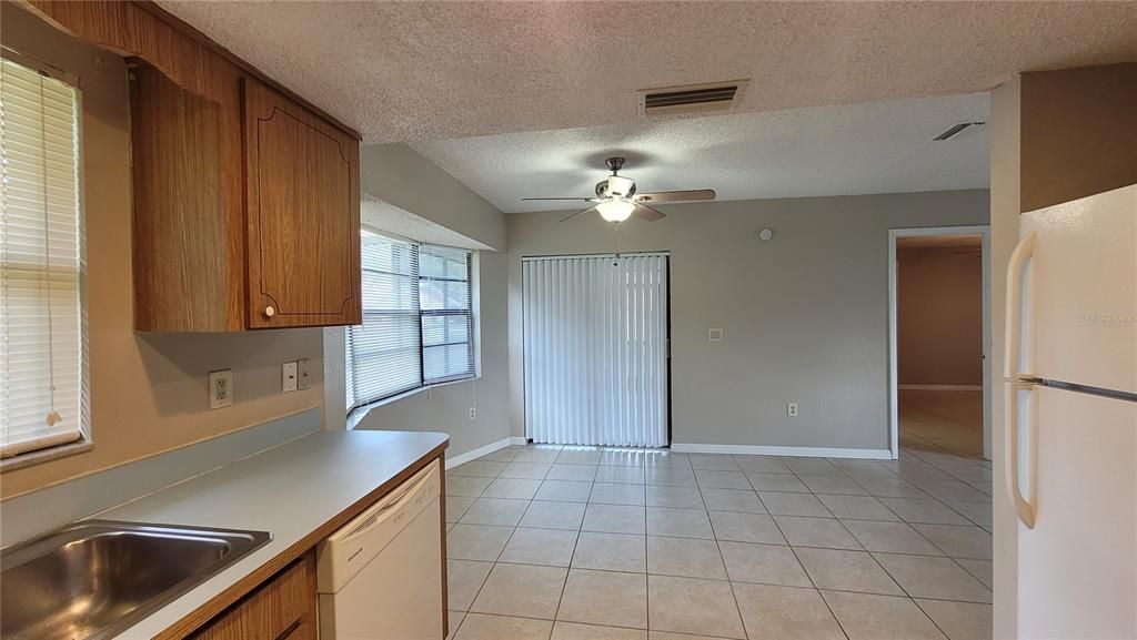For Rent: $1,695 (2 beds, 2 baths, 1123 Square Feet)