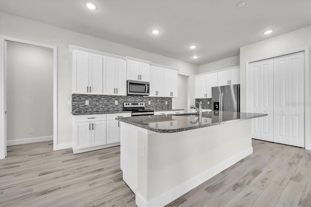 For Sale: $484,900 (3 beds, 2 baths, 2089 Square Feet)