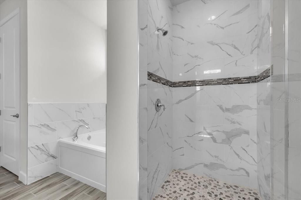 For Sale: $484,900 (3 beds, 2 baths, 2089 Square Feet)