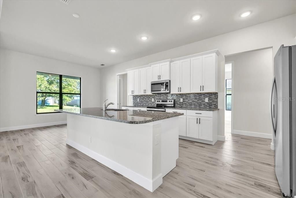 For Sale: $484,900 (3 beds, 2 baths, 2089 Square Feet)