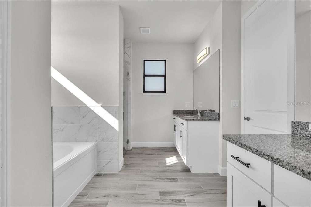 For Sale: $484,900 (3 beds, 2 baths, 2089 Square Feet)