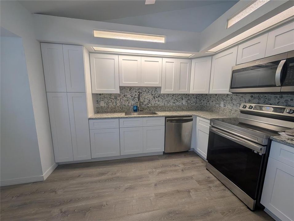 待售: $269,000 (3 贝兹, 2 浴室, 1165 平方英尺)