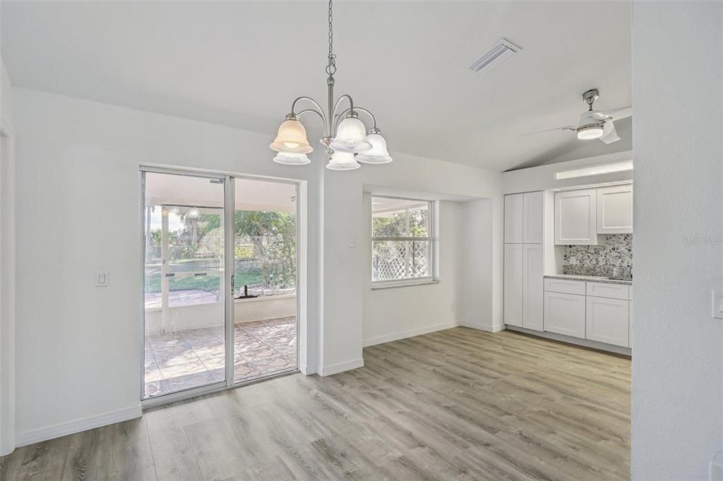 En Venta: $269,000 (3 camas, 2 baños, 1165 Pies cuadrados)