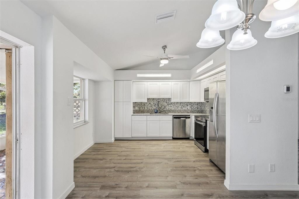 En Venta: $269,000 (3 camas, 2 baños, 1165 Pies cuadrados)