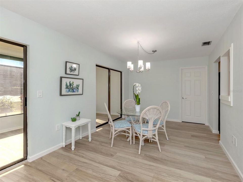 En Venta: $239,000 (2 camas, 2 baños, 1222 Pies cuadrados)