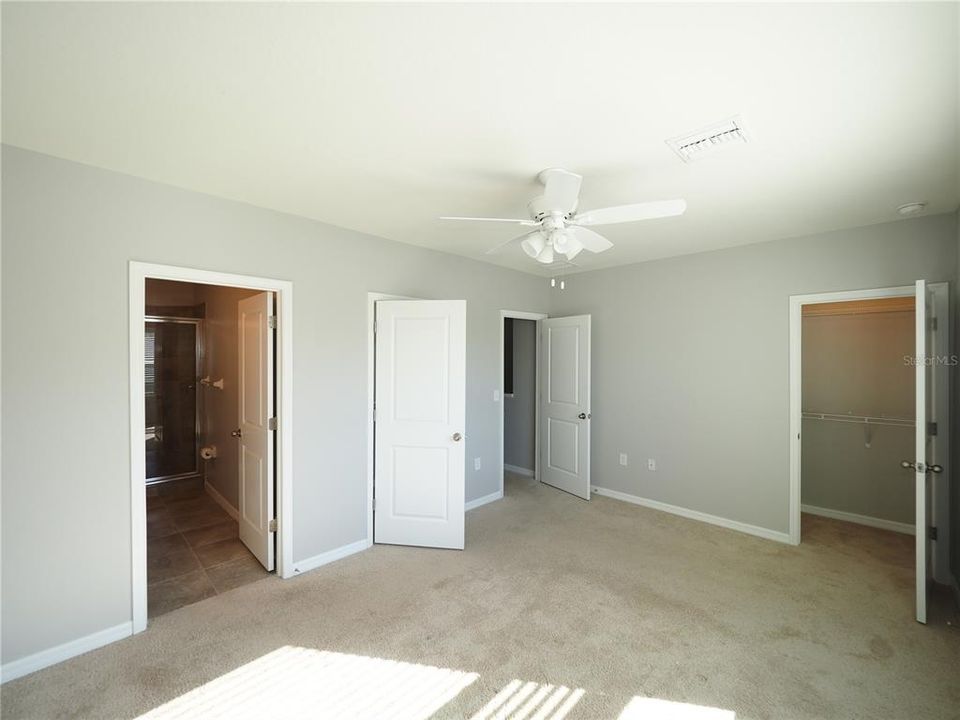 В аренду: $2,300 (3 спален, 2 ванн, 1673 Квадратных фут)