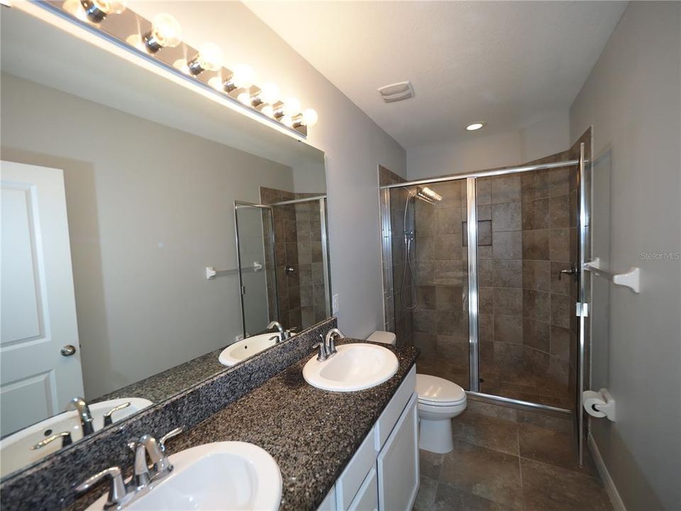 В аренду: $2,300 (3 спален, 2 ванн, 1673 Квадратных фут)