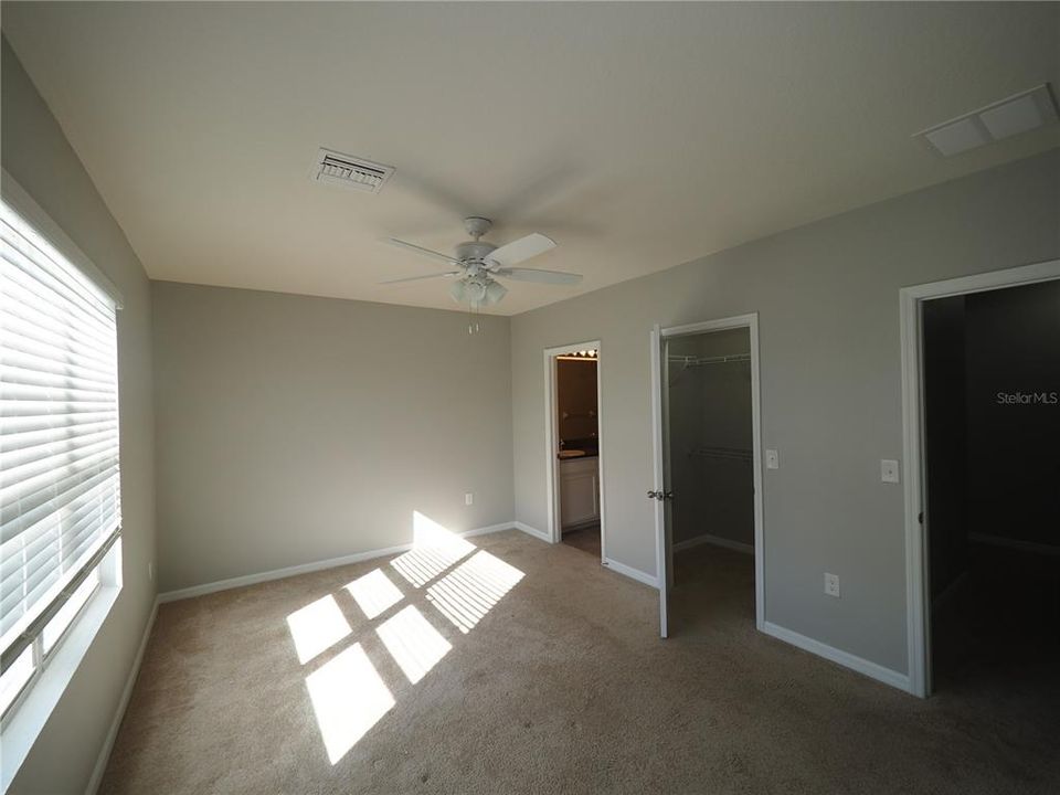 В аренду: $2,300 (3 спален, 2 ванн, 1673 Квадратных фут)