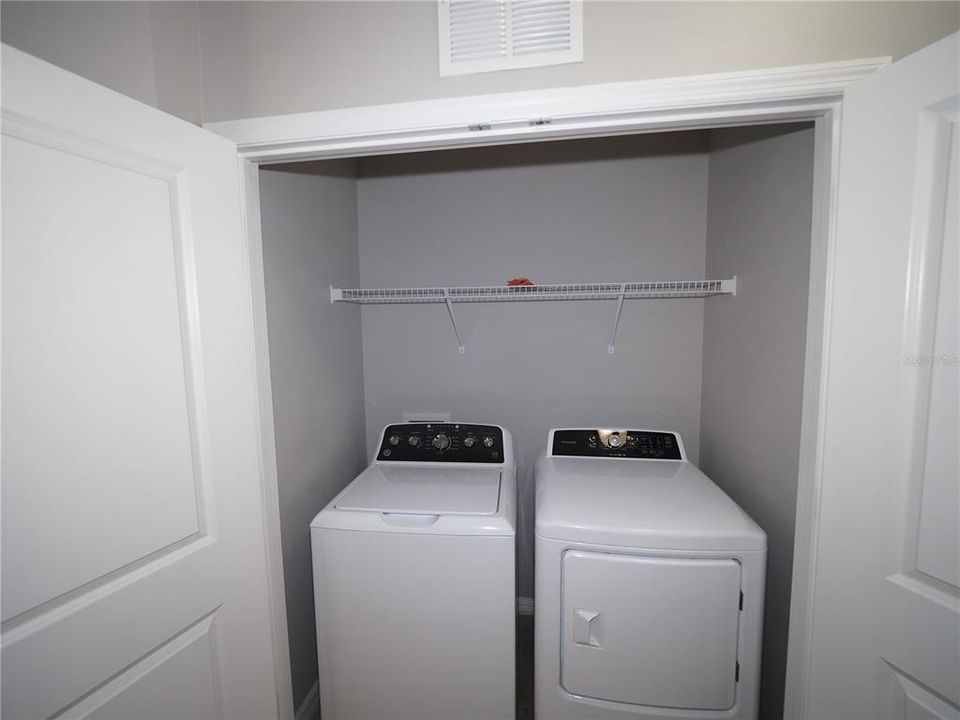 В аренду: $2,300 (3 спален, 2 ванн, 1673 Квадратных фут)