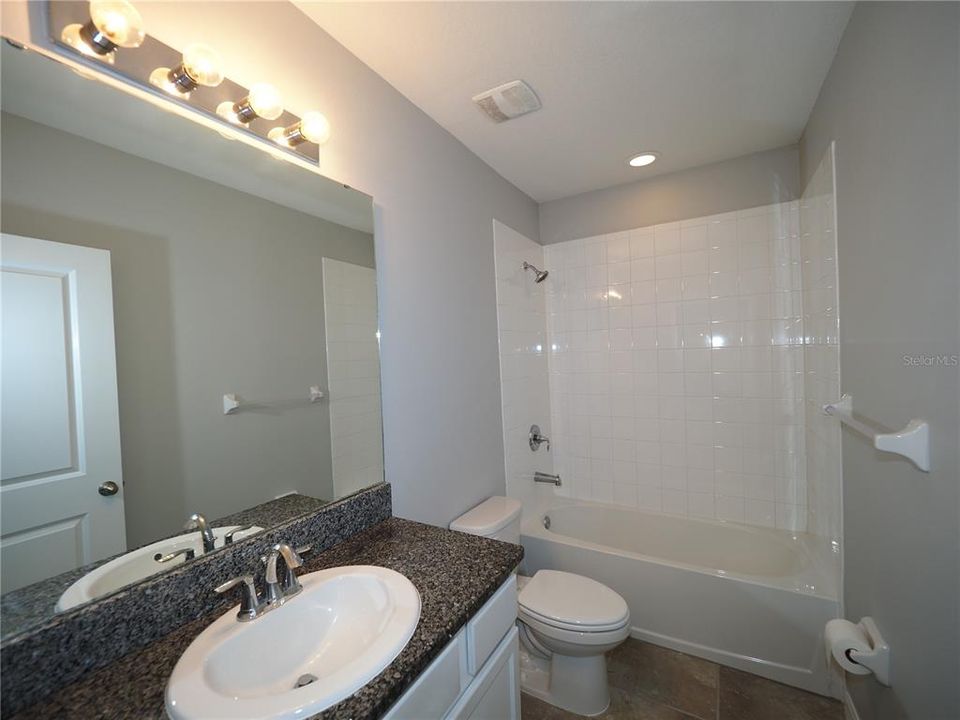 В аренду: $2,300 (3 спален, 2 ванн, 1673 Квадратных фут)