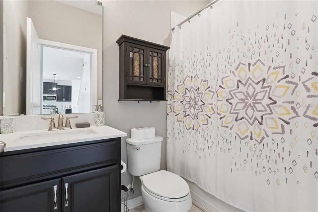 На продажу: $375,000 (5 спален, 3 ванн, 2604 Квадратных фут)