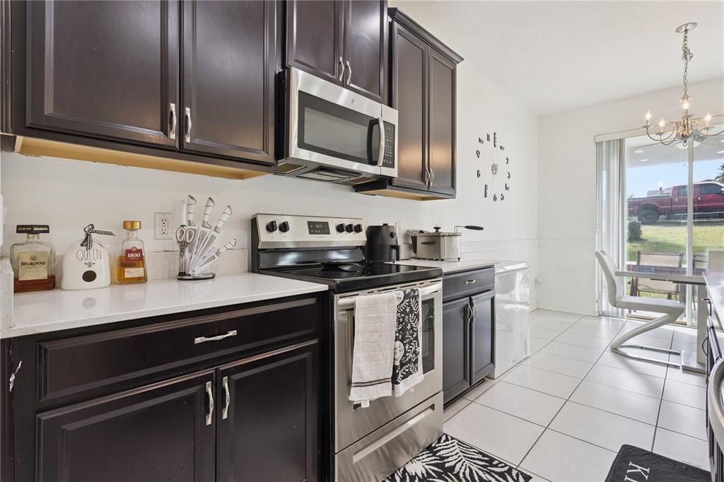 На продажу: $375,000 (5 спален, 3 ванн, 2604 Квадратных фут)