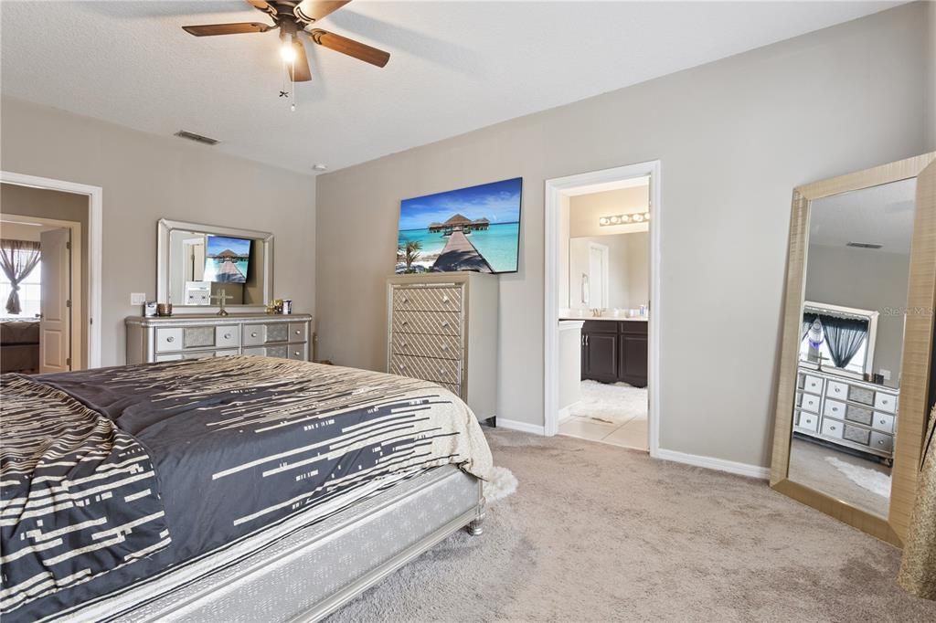 На продажу: $375,000 (5 спален, 3 ванн, 2604 Квадратных фут)