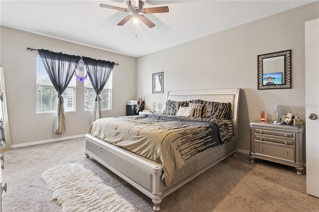 На продажу: $375,000 (5 спален, 3 ванн, 2604 Квадратных фут)