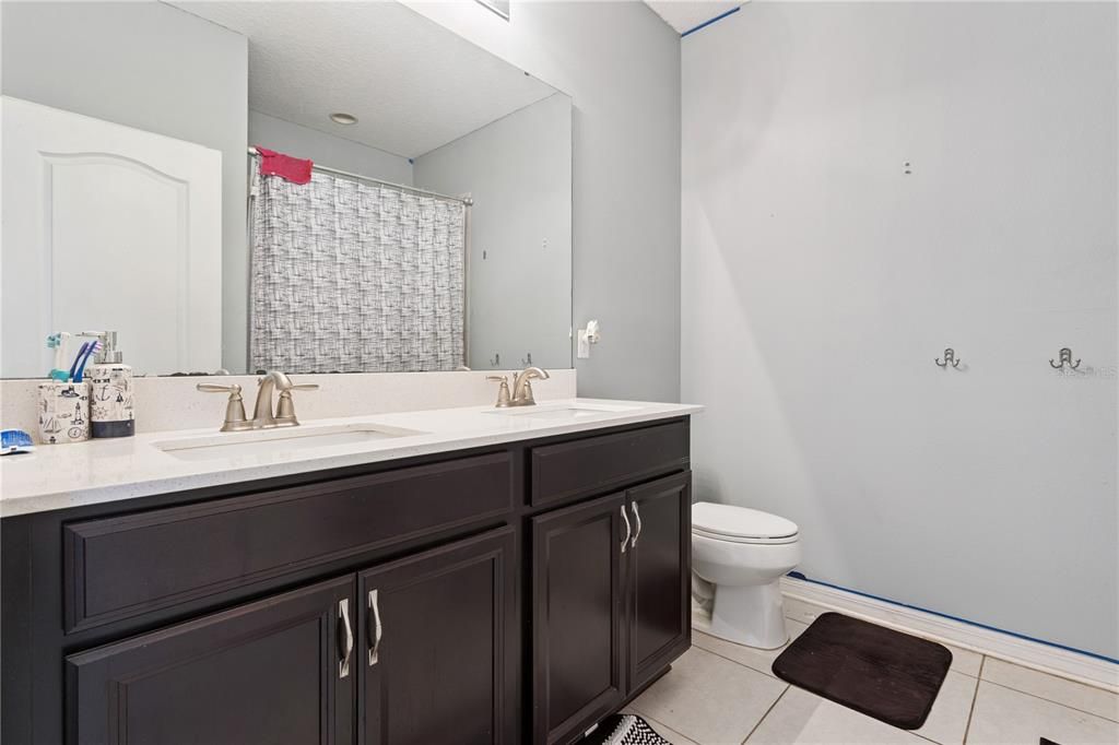 На продажу: $375,000 (5 спален, 3 ванн, 2604 Квадратных фут)