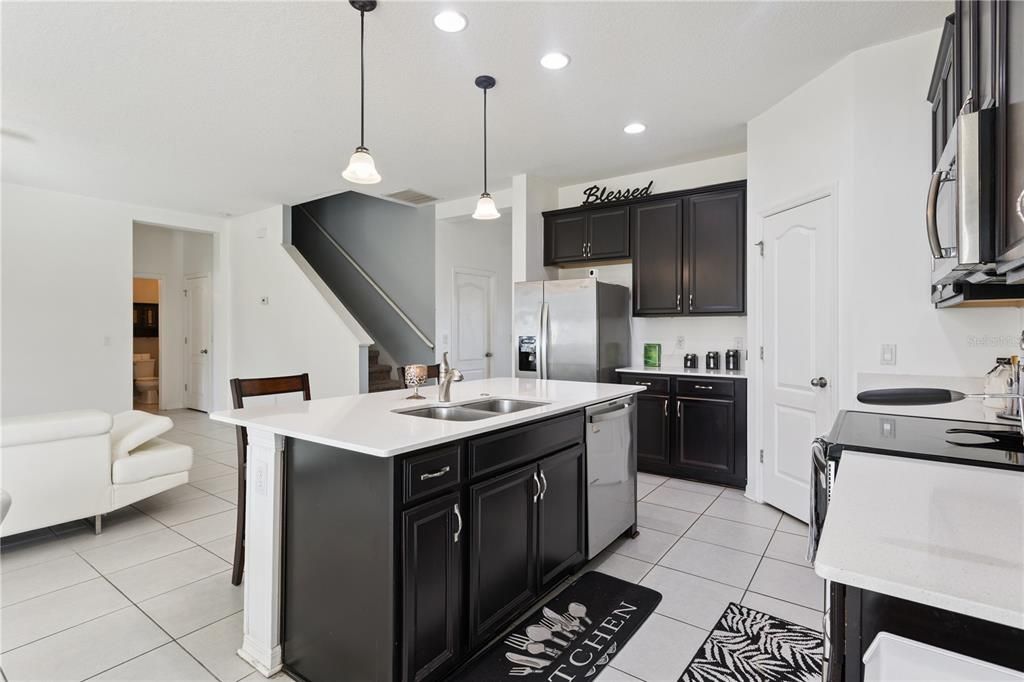 На продажу: $375,000 (5 спален, 3 ванн, 2604 Квадратных фут)