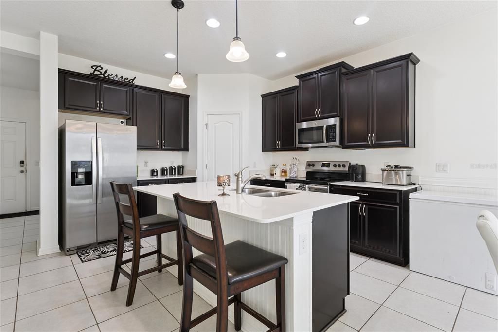 На продажу: $375,000 (5 спален, 3 ванн, 2604 Квадратных фут)