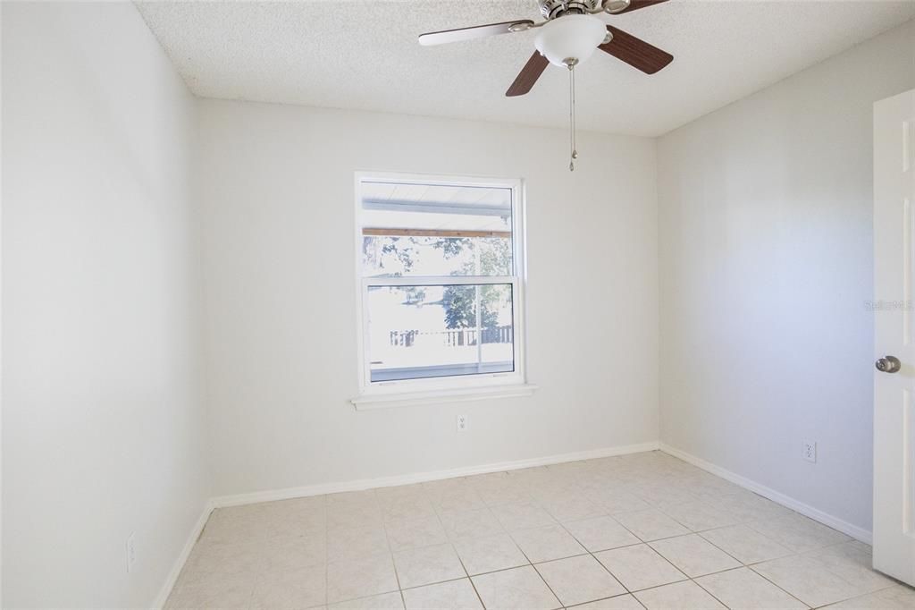 待售: $260,000 (2 贝兹, 2 浴室, 909 平方英尺)