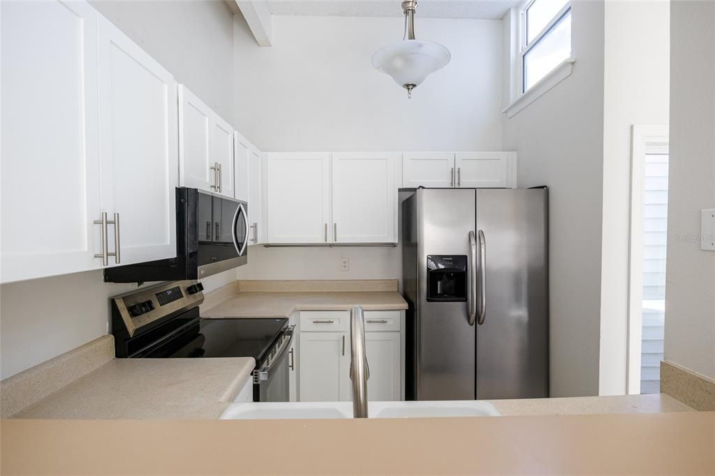 待售: $260,000 (2 贝兹, 2 浴室, 909 平方英尺)