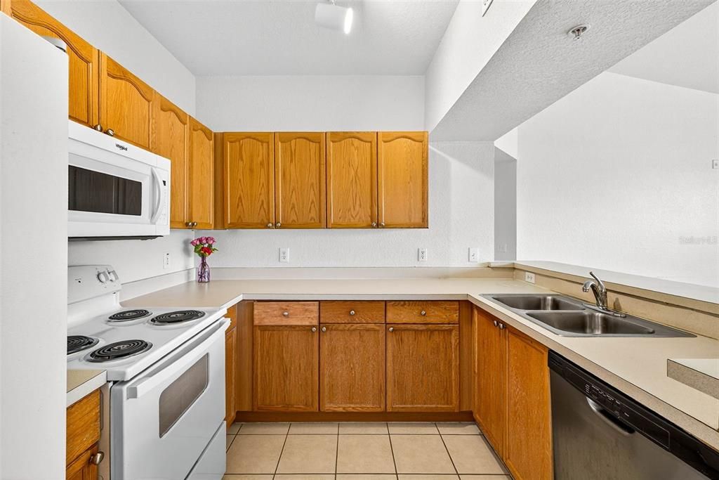 出租: $1,750 (2 贝兹, 2 浴室, 1089 平方英尺)