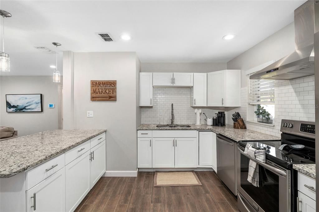 待售: $560,000 (3 贝兹, 3 浴室, 1466 平方英尺)