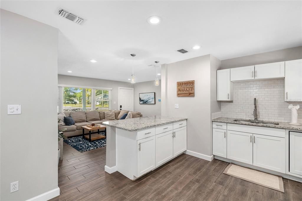 待售: $560,000 (3 贝兹, 3 浴室, 1466 平方英尺)