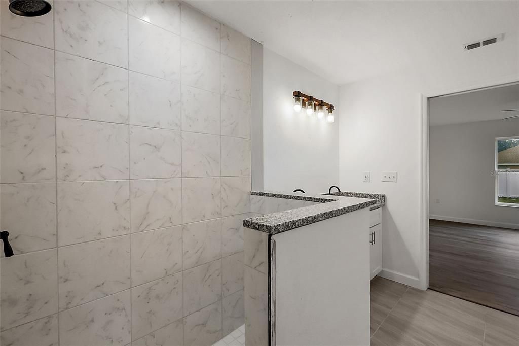 На продажу: $249,000 (3 спален, 2 ванн, 1439 Квадратных фут)