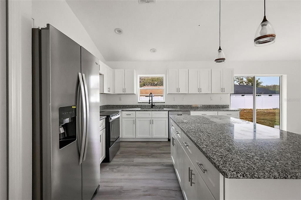 На продажу: $249,000 (3 спален, 2 ванн, 1439 Квадратных фут)