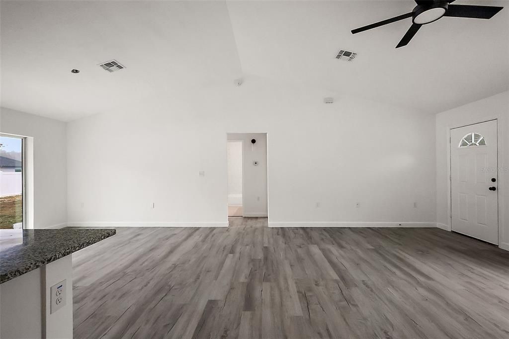 На продажу: $249,000 (3 спален, 2 ванн, 1439 Квадратных фут)