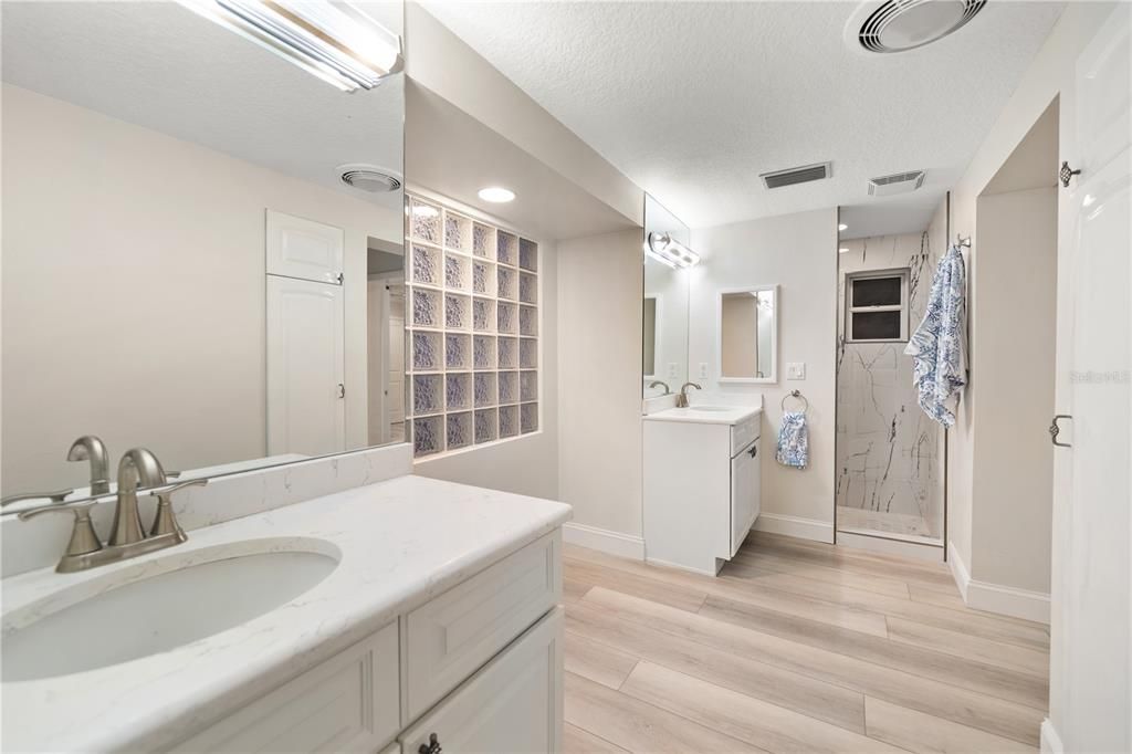 En Venta: $1,700,000 (4 camas, 2 baños, 2510 Pies cuadrados)