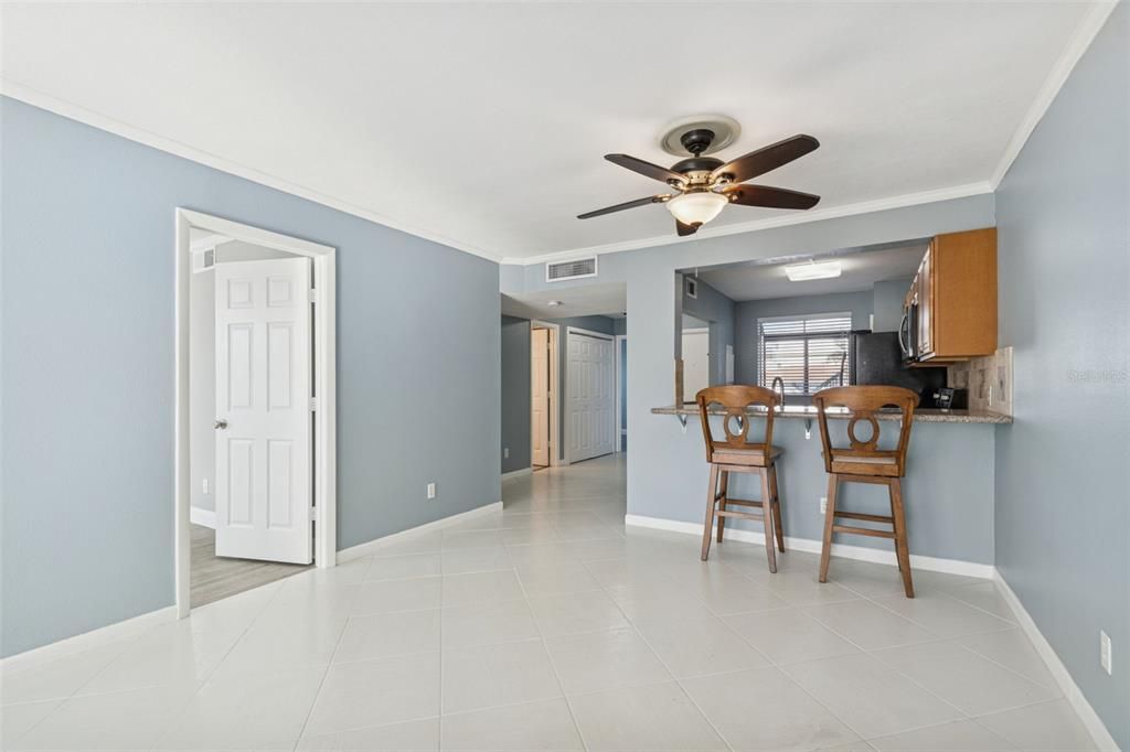 For Rent: $2,100 (2 beds, 2 baths, 1175 Square Feet)