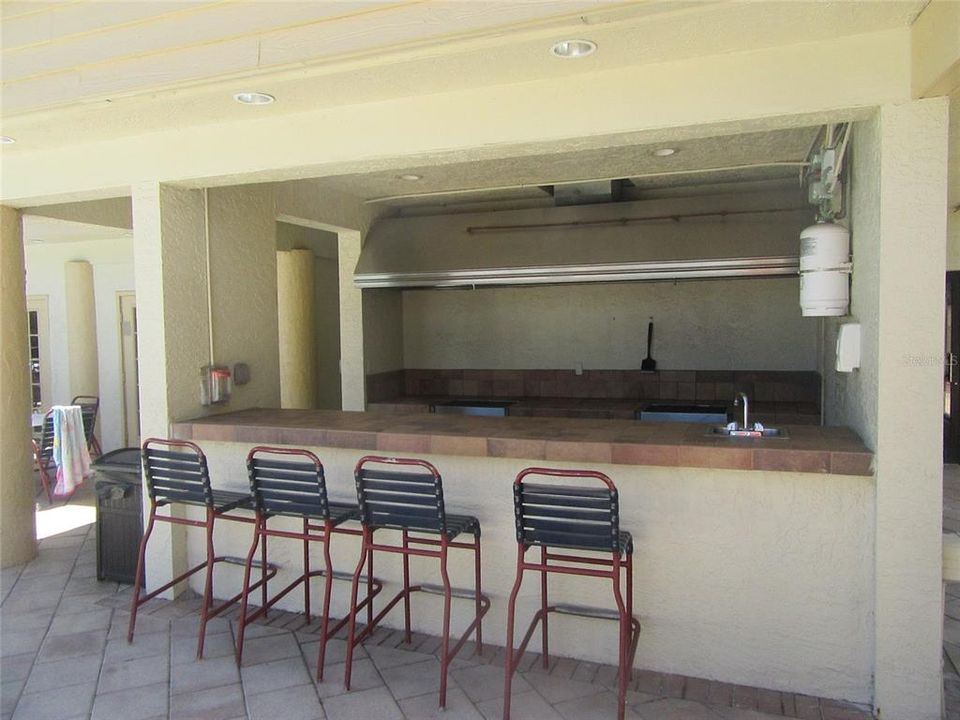 For Rent: $2,100 (2 beds, 2 baths, 1175 Square Feet)