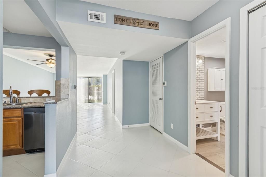 For Rent: $2,100 (2 beds, 2 baths, 1175 Square Feet)