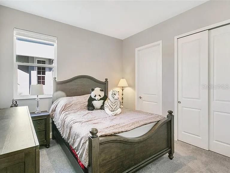 For Sale: $559,000 (3 beds, 3 baths, 2271 Square Feet)