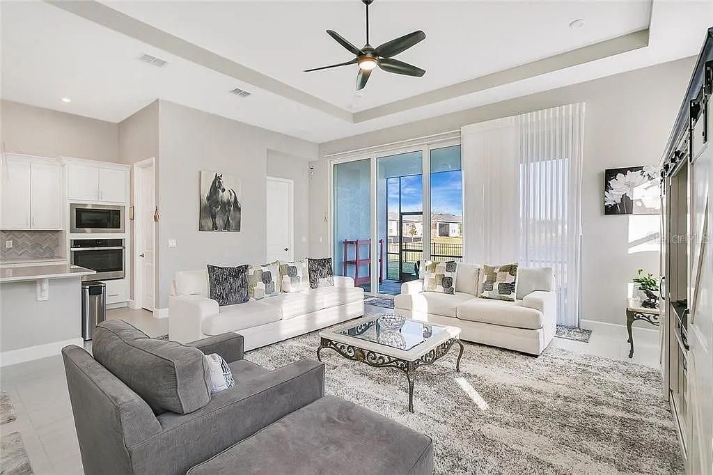 For Sale: $559,000 (3 beds, 3 baths, 2271 Square Feet)