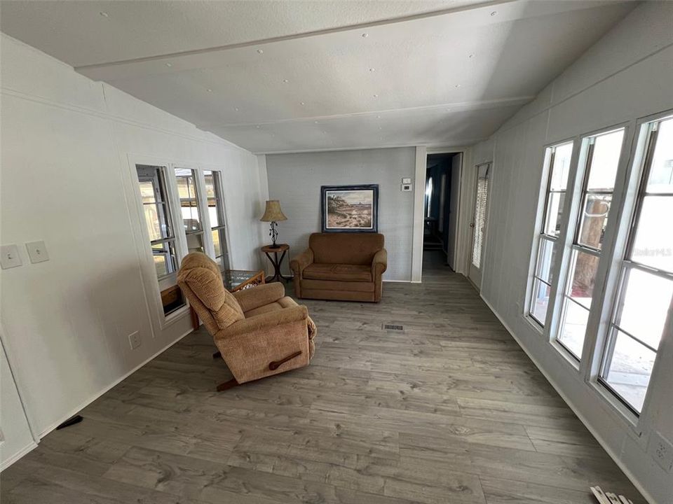 待售: $79,000 (2 贝兹, 2 浴室, 768 平方英尺)